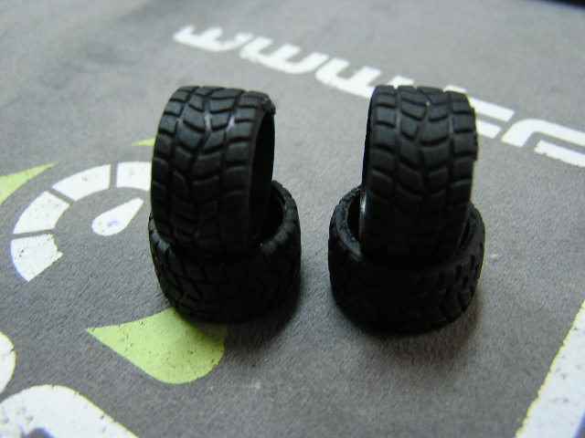 Kyosho Radial Tire W36-40* Wide (4u)