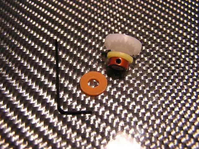 Light Slot Crown 1:32 28T Gold (0.75gr) 3/32